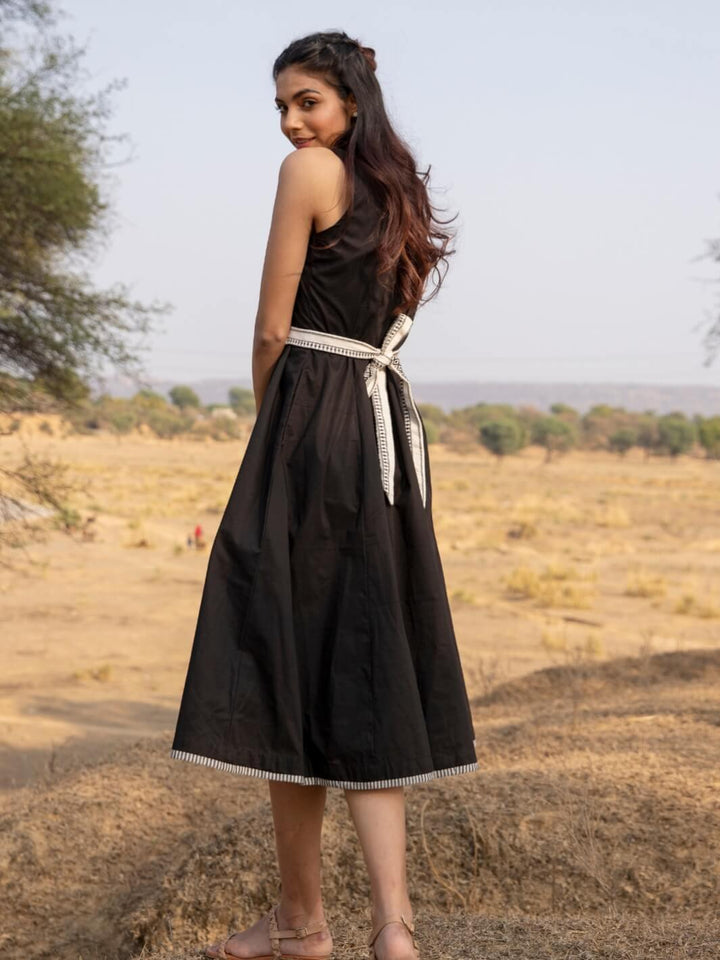 Black Sleeveless Long Cotton Midi Dress - Moontara