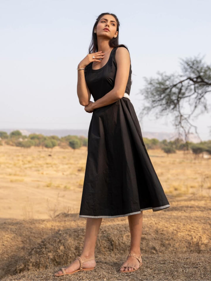 Black Sleeveless Long Cotton Midi Dress - Moontara